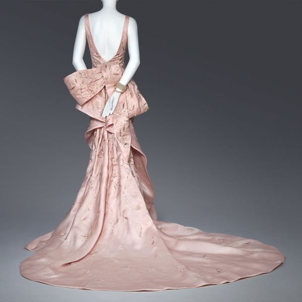 Adam Kuehl, "Untitled Oscar de la Renta Taylor Swift dress," Sept. 2, 2015.
