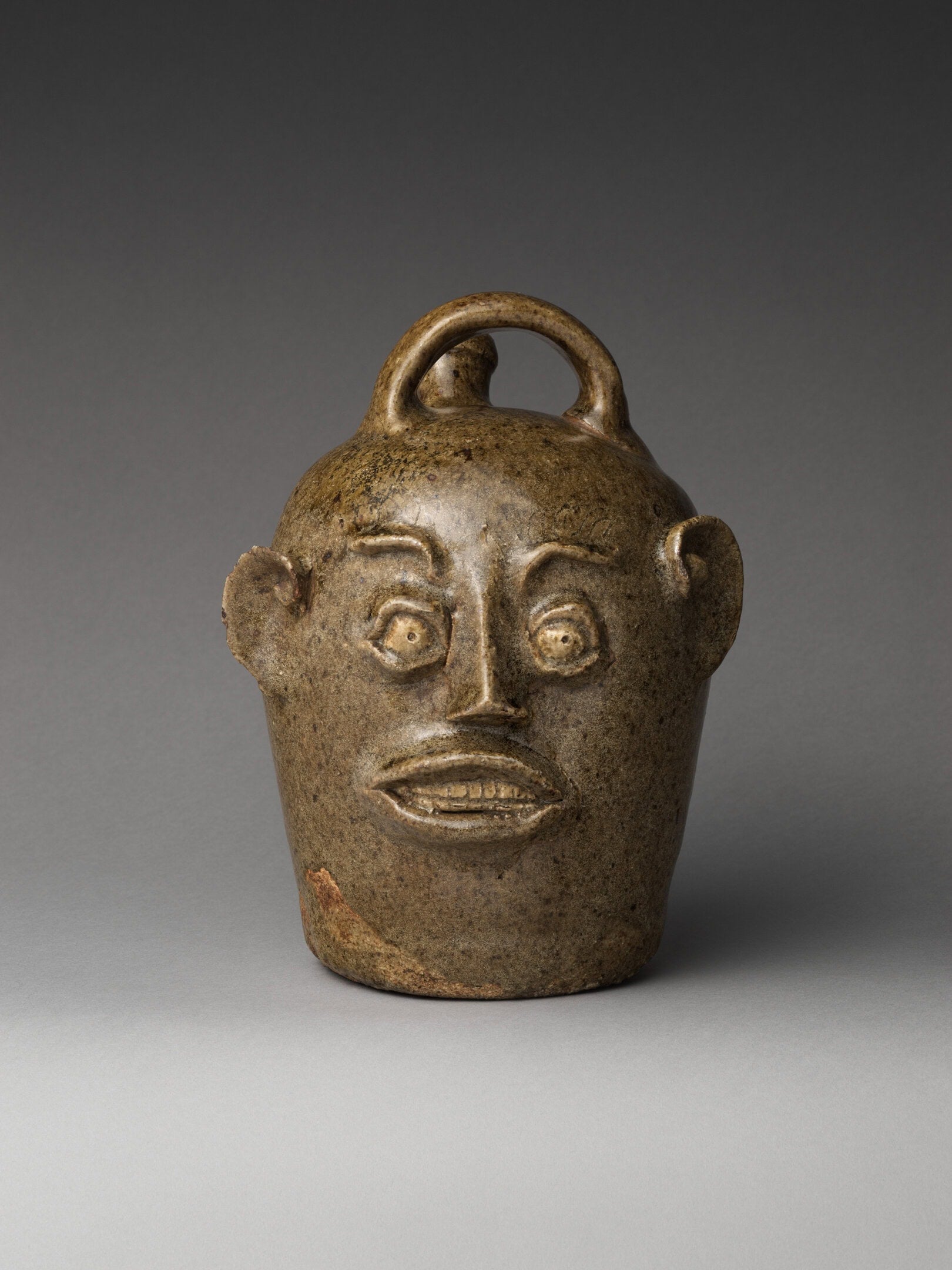 installation image of face ceramic vase
