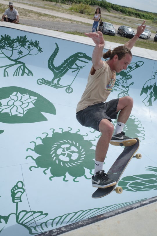 https://s1.burnaway.org/wp-content/uploads/2025/06/R0026828_upperhandart_5000-540x810.jpeg
