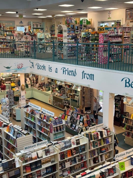 https://s1.burnaway.org/wp-content/uploads/2025/09/Vero-Beach-Book-Center-540x720.jpeg